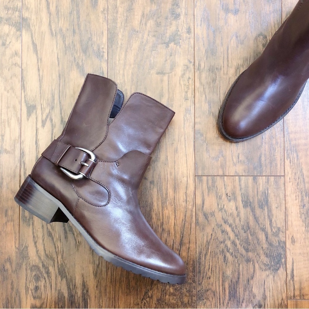 Donald J Pliner • Donata 2 ankle boots brown leather buckle strap moto